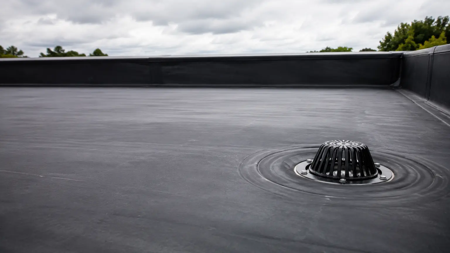 Flat roof membrane detail